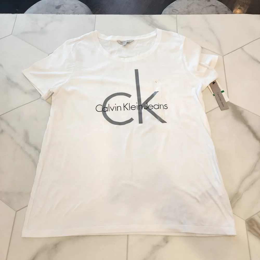 Calvin Klein, NWTO, Women's  white t-shirt. Size Large. - Picture 11 of 16
